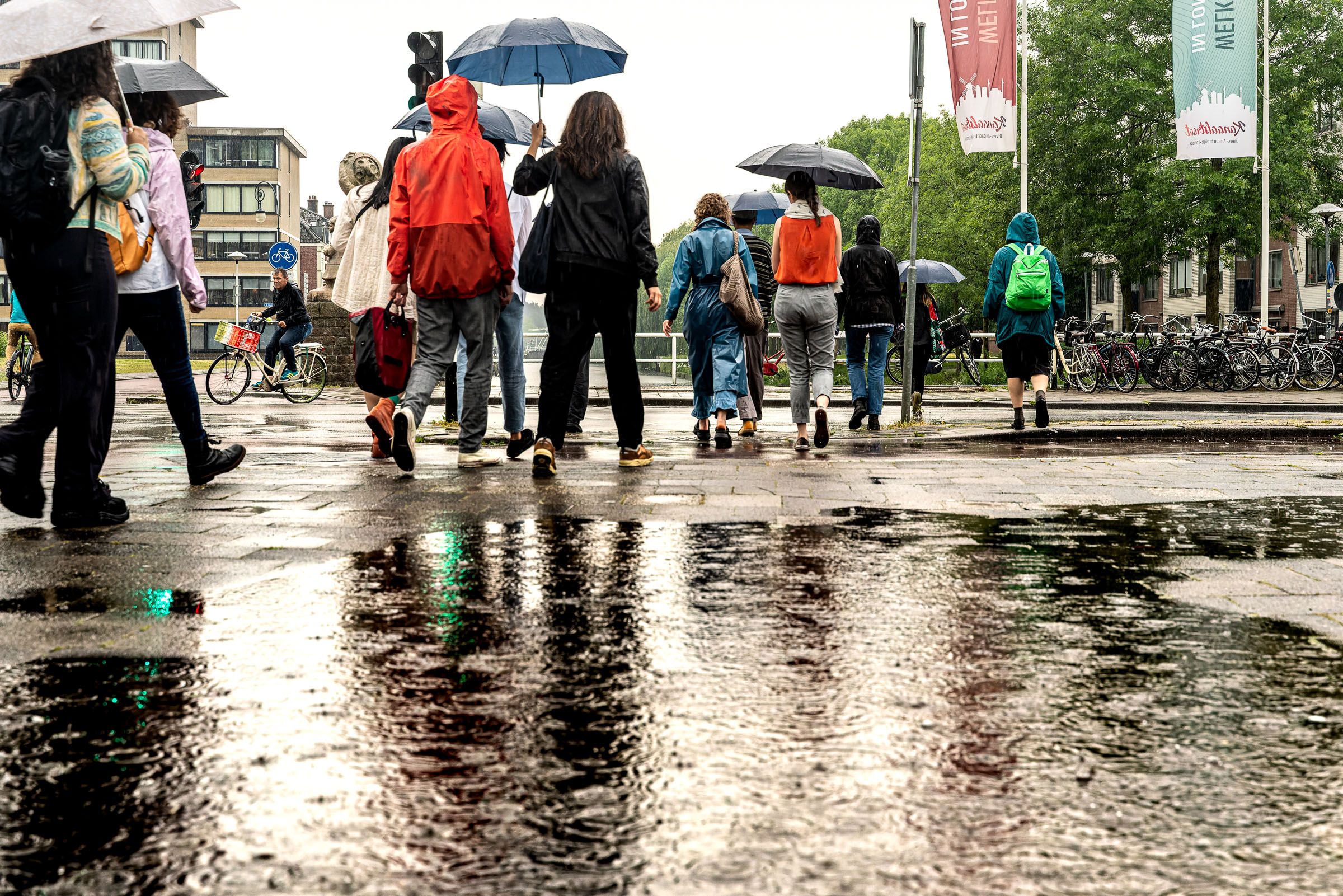 Water is what we make it mensen regen paraplu