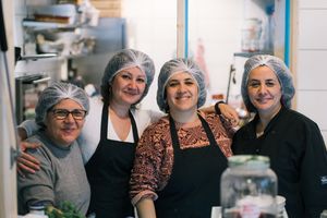 Wat maakt west - Maha's kitchen keuken koken